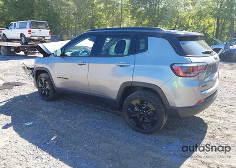 2019 Jeep Compass Altitude 4X4 z USA, uszkodzony, nr VIN 3C4NJDBB5KT697213